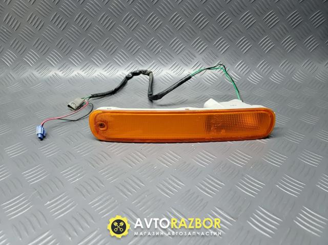 Габарит-покажчик повороту в бампері, правий B01W51350 MAZDA