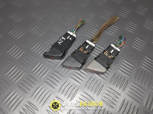 Кнопка включення аварійного сигналу B25E664H065 MAZDA