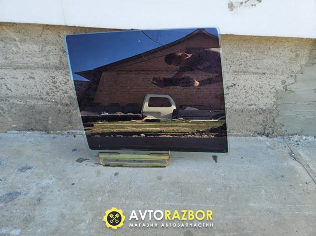 Скло заднє праве B25H72510A MAZDA