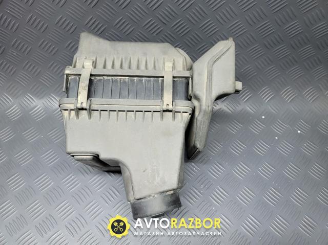 Корпус повітряного фільтра, верхня частина MB924344 MITSUBISHI