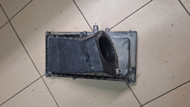 Корпус повітряного фільтра, лівий LR062607 LAND ROVER