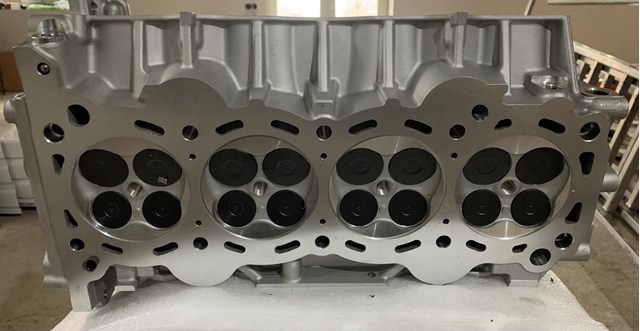 Головка блока циліндрів (ГБЦ) 111010C040 TOYOTA