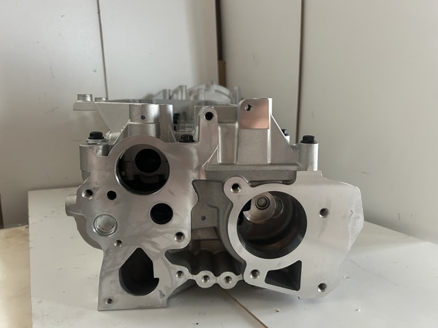 Головка блоку циліндрів 4420422 OPEL