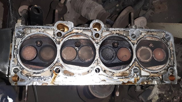 Головка блоку циліндрів Volkswagen Passat B5