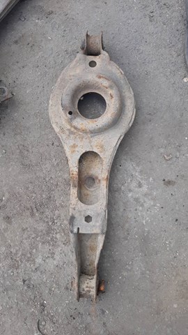 Важіль задньої підвіски нижній, лівий/правий 1061666 FORD