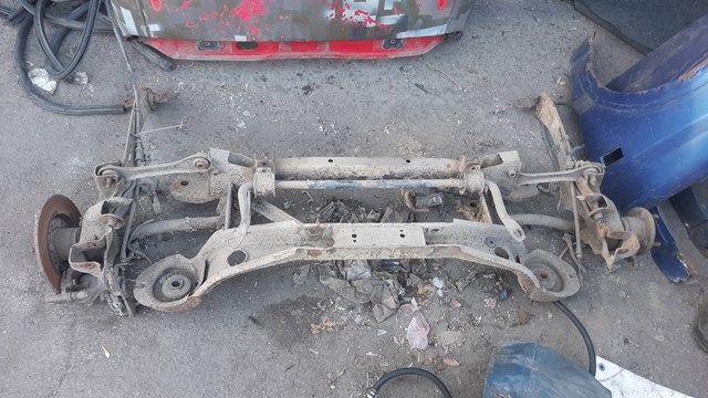 Цапфа поворотна ліва 1138520 FORD