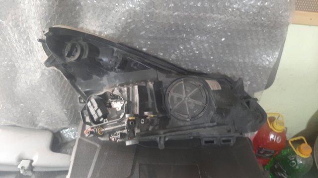 Фара правая 13186382 GM