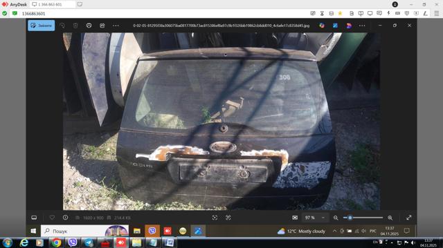 Задні двері багажника Ford Focus 2