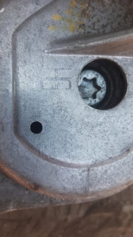 Права подушка мотора 24427298 GM