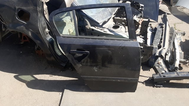 Молдинг задніх правих дверей 24461100 GM