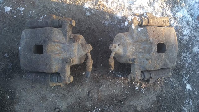 Супорт гальмівний, передній, правий 4773042040 TOYOTA