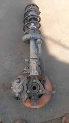 Кулак поворотний передній правий 5308014 GM