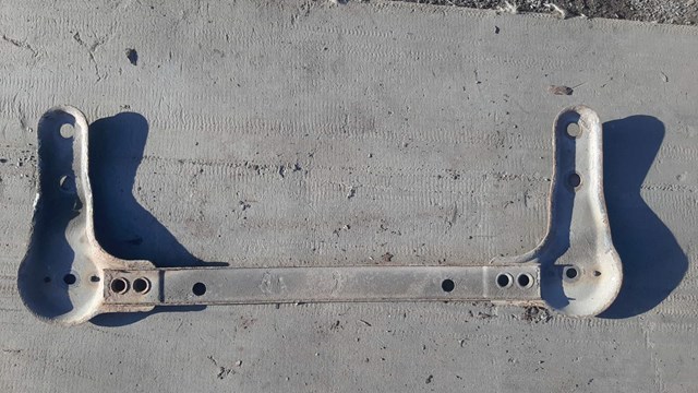 Кронштейн передньої балки 544C4JD00A NISSAN