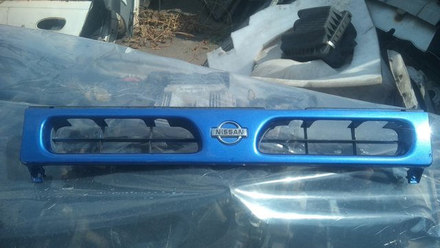 Решітка 623100F025 NISSAN