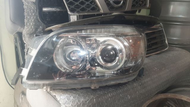 Фара ліва передня 8117042360 TOYOTA