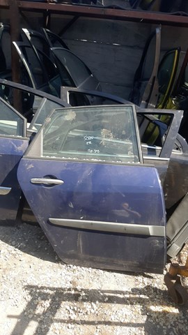 Тримач зовнішньої ручки дверей, передніх лівих 8200388110 RENAULT