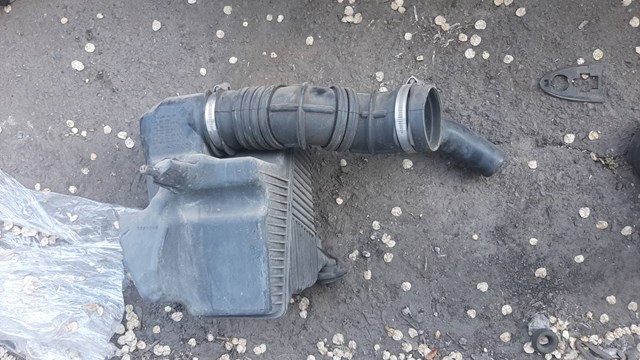 Корпус повітряного фільтра 8200401500 RENAULT