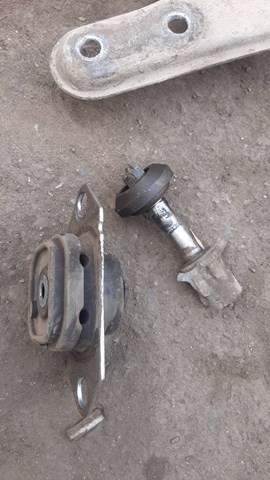 Опора кпп 8200689100 RENAULT