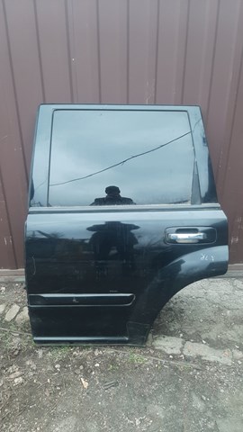 Скло задньої двері лівої 823018H500 NISSAN