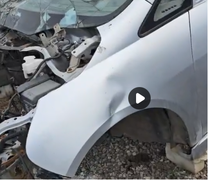 Ліве переднє крило 5220B197 MITSUBISHI