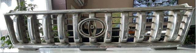 Захисна решітка радіатора 5310160411 TOYOTA