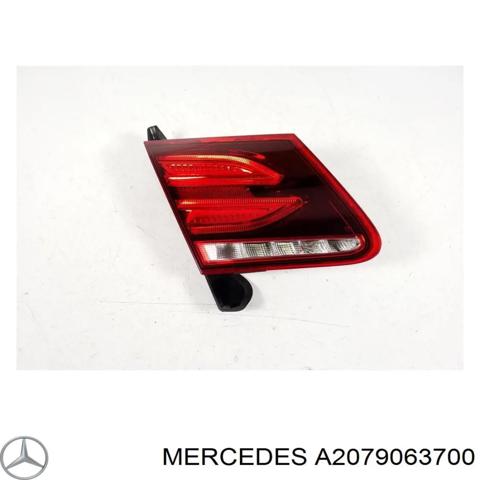 Стоп задній A2079063700 MERCEDES