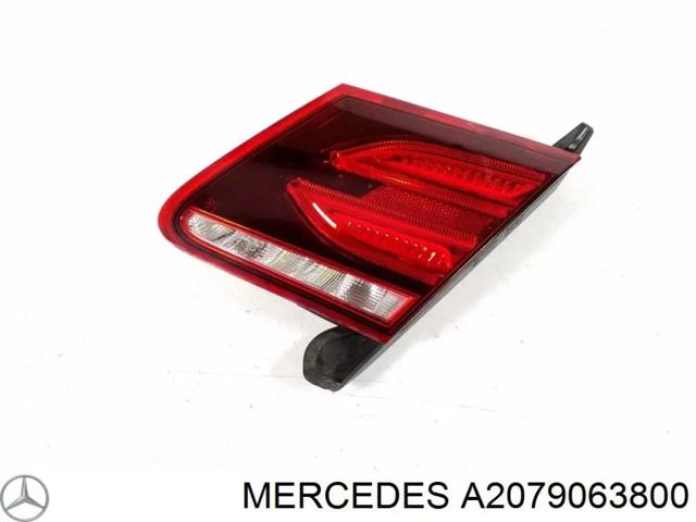 Ліхтар задній внутрішній правий A2079063800 MERCEDES