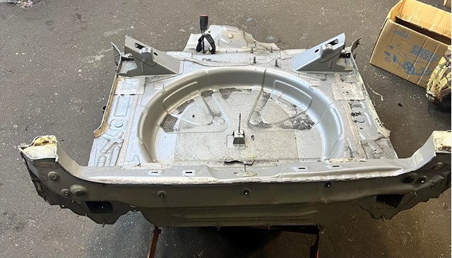 Панель задня, багажного відсіку 68223598AA CHRYSLER