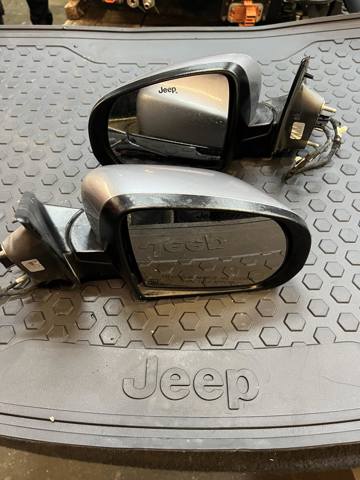 Ліве бічне дзеркало 68365145AA CHRYSLER