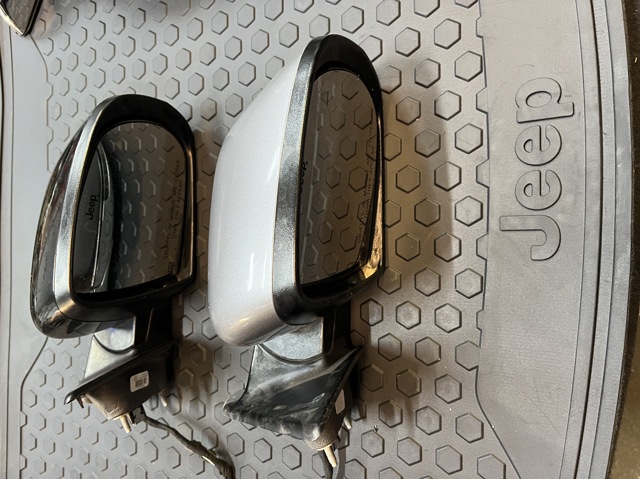 Праве бокове дзеркало 68365146AA CHRYSLER