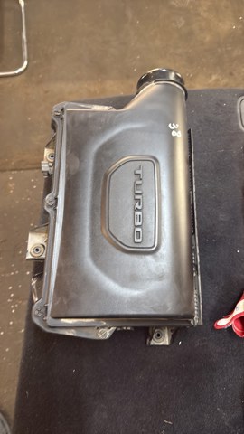 Корпус повітряного фільтра 68567273AA CHRYSLER