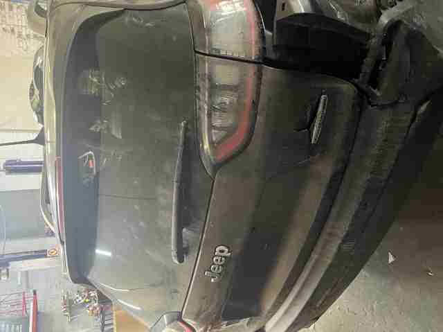 П'яті двері 6RW71DX9AB CHRYSLER
