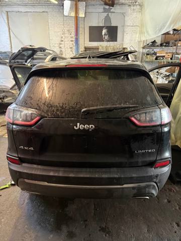 Задні двері багажника 6RW71DX9AI CHRYSLER