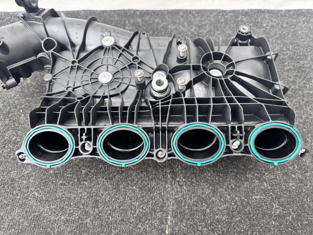 Колектор впускний 11618647975 BMW