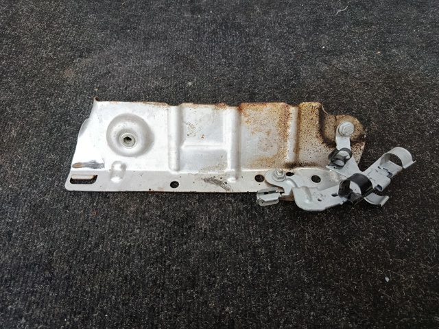 Кришка випускного колектора 11658684919 BMW
