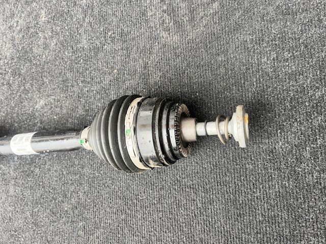 Привід правий 31608643184 BMW