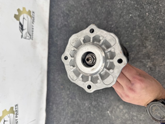 Стійка амортизатора задня 33526871801 BMW