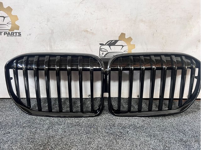Захисна решітка радіатора 51138096133 BMW