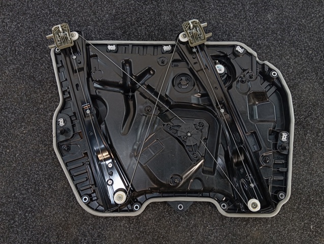 Двигун склопідіймача двері передньої, правої 61355A5C893 BMW