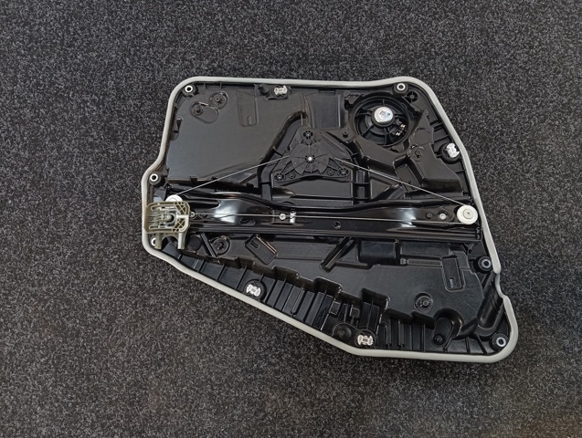 Моторчик склопідйомника двері задніх, лівих 61355A5C895 BMW