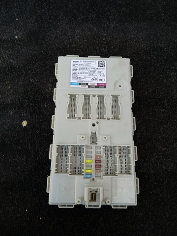 Коробка запобіжників 61355A908E8 BMW