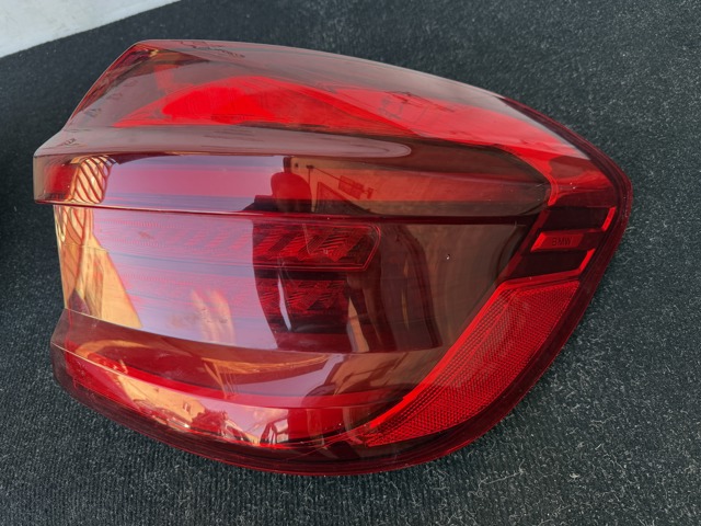 Задній правий зовнішній ліхтар 63217408740 BMW