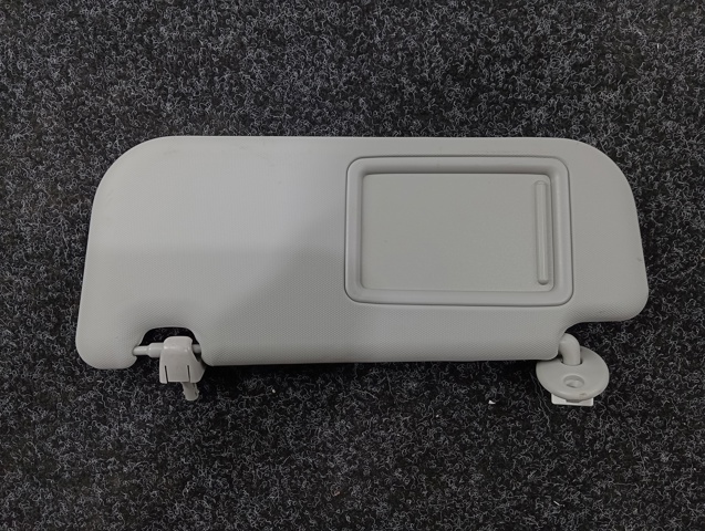 Козирок протисонячний 7432042661B0 TOYOTA