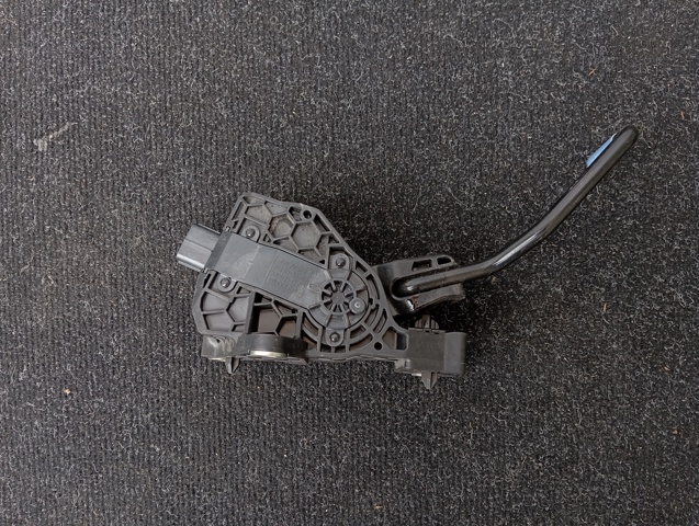 Педаль акселератора 7811033140 TOYOTA
