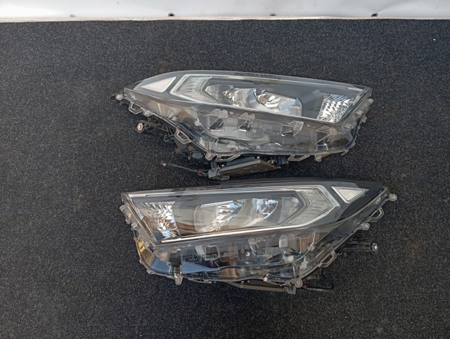 Фара комбінована, передня 811100R141 TOYOTA