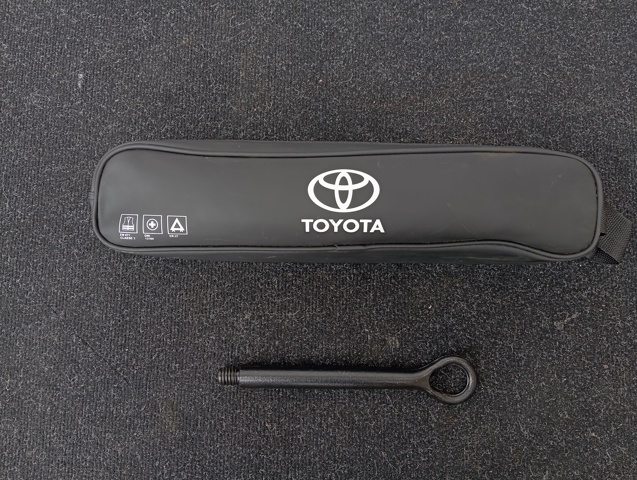 Набір інструменту 912010040 TOYOTA