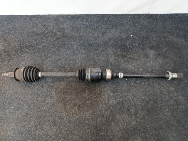Піввісь передня, права FTH72550X MAZDA