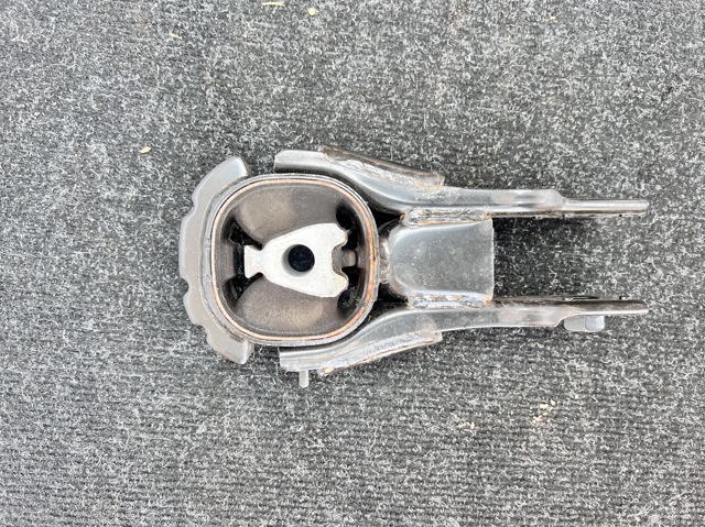 Опора двигуна задня GBVR39040A MAZDA