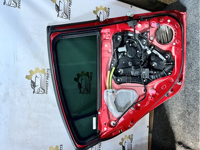 Прокладка дверей задніх, лівих (на двері) GHK173760B MAZDA