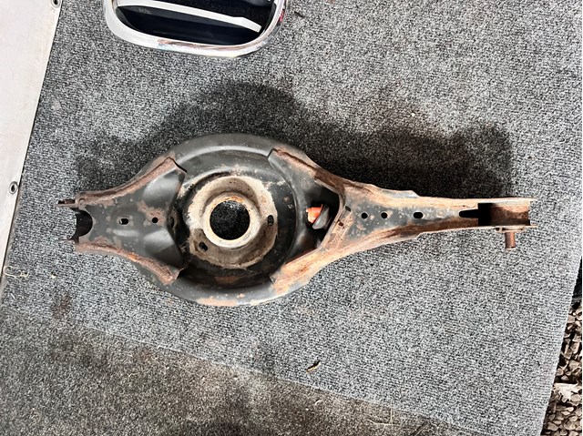 Балансир задній лівий GHP928350A MAZDA